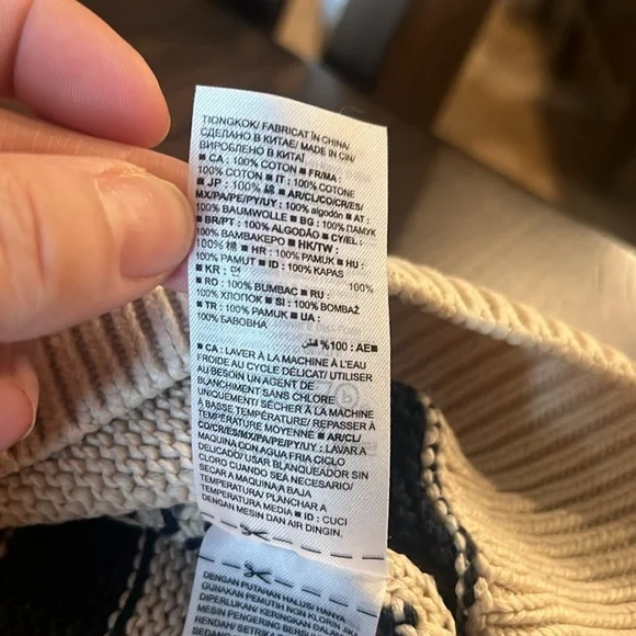 Gap Men’s Large Light Tan and Navy Crewneck Sweater - Picture 6 of 10